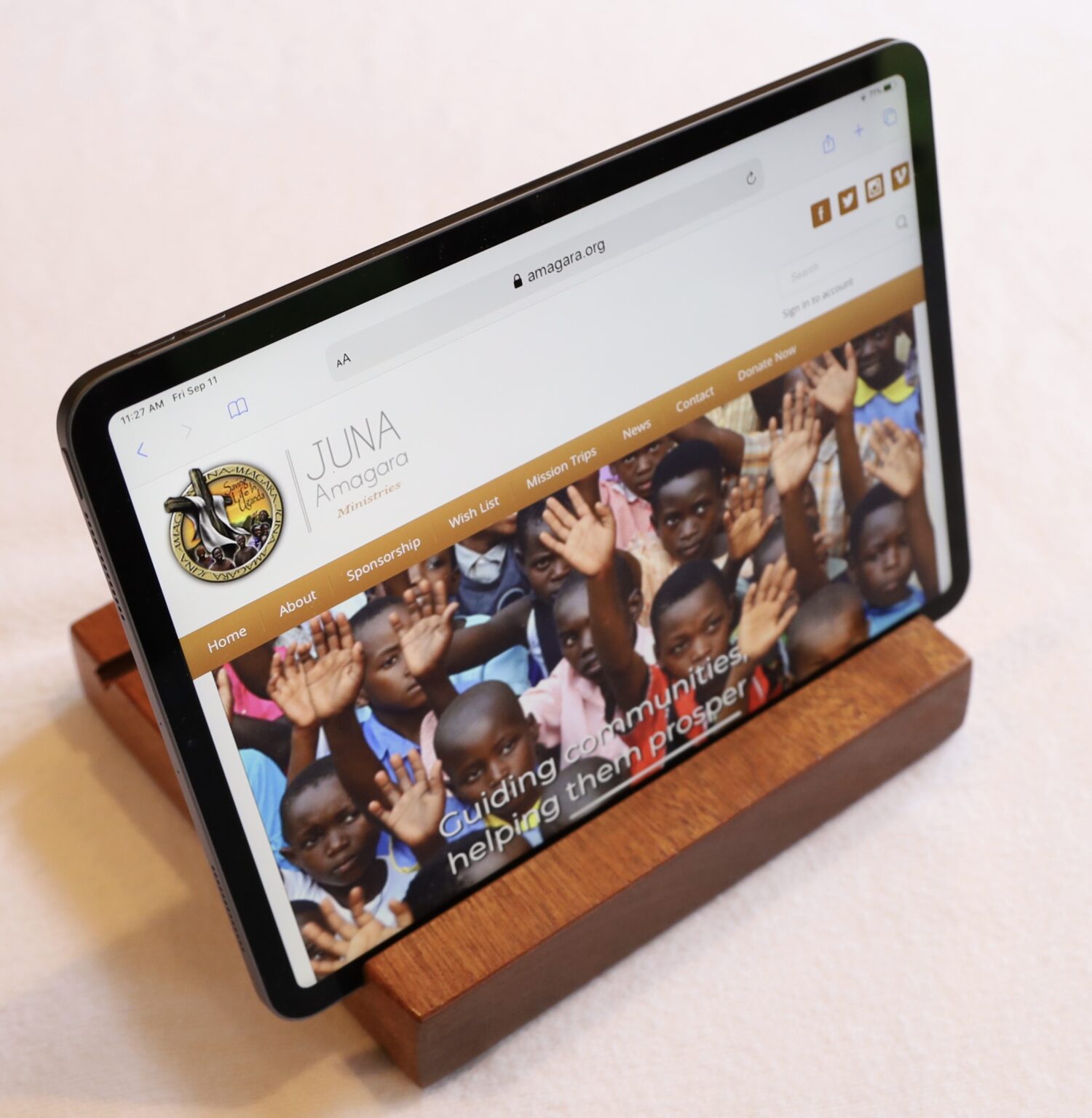 Tablet Stand Juna Amagara